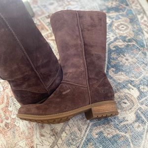 Gently worn Woman’s UGG zip up boots